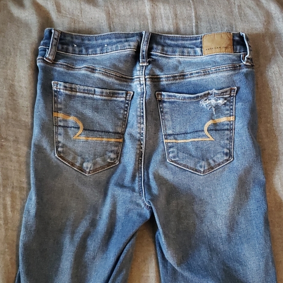 🌸2 for $40🌸 Ripped American Eagle jeans - Picture 3 of 4